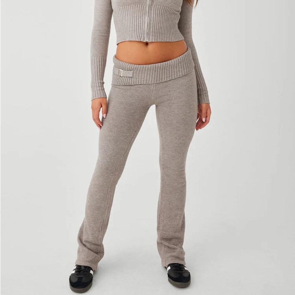 Frankie’s Bikinis fleur knit pant